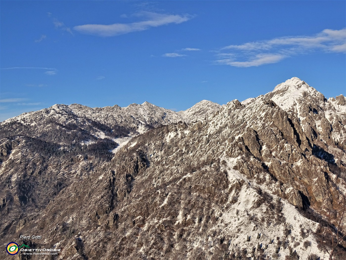 42 Zoom sulle cime d'Alben .JPG